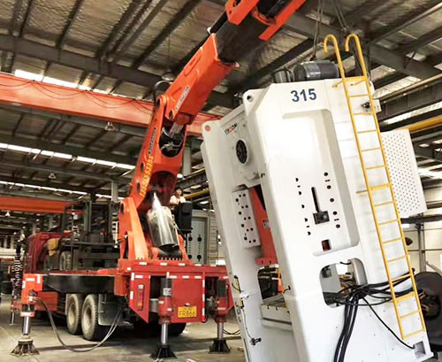 志仲镇附近随车吊出租，轻松解决运输难题